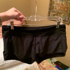 Lulu lemon speed up short size 8